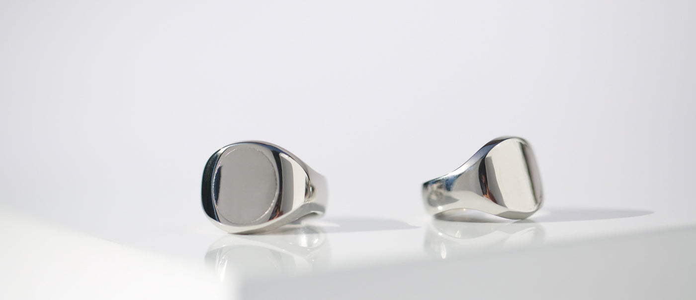collections/Ana-Thompson-Fine-Jewellery---Synchronise-Signet-Ring-18K-yellow-gold-Intro-web.jpg